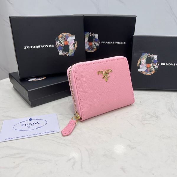 プラダ財布コピー背面デザイン